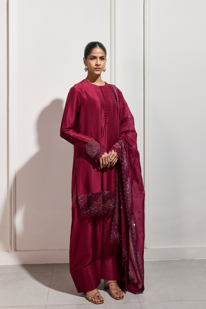 The Kurenai Kurta Set