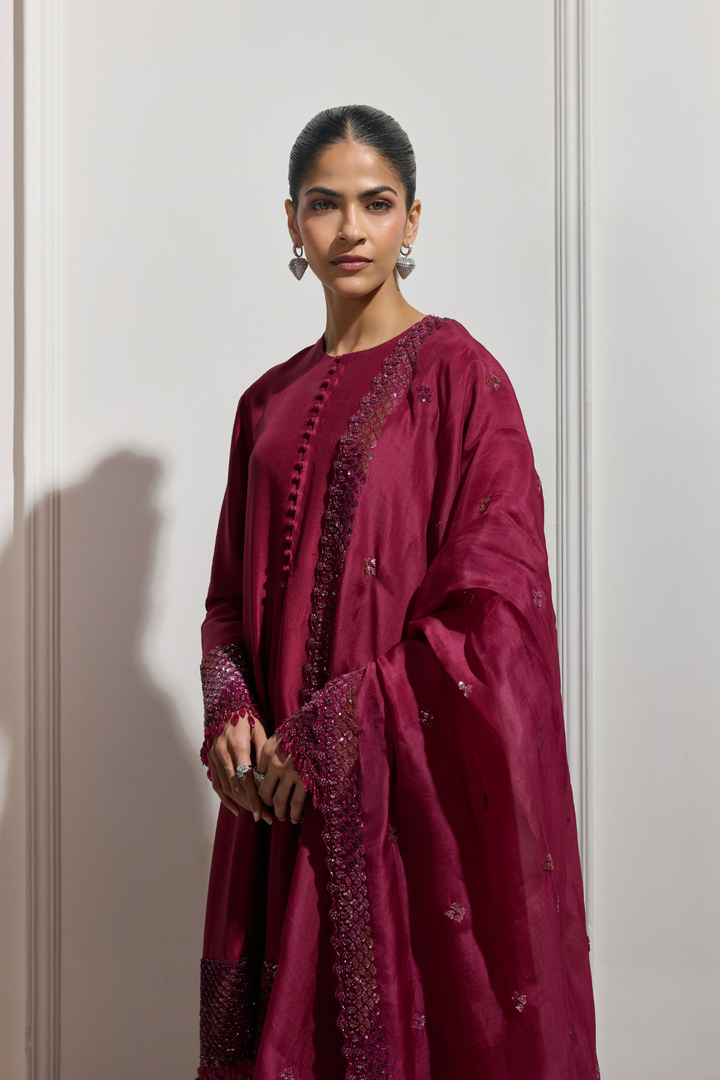 The Kurenai Kurta Set