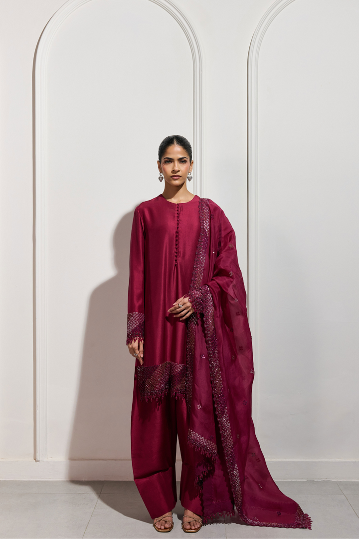 The Kurenai Kurta Set